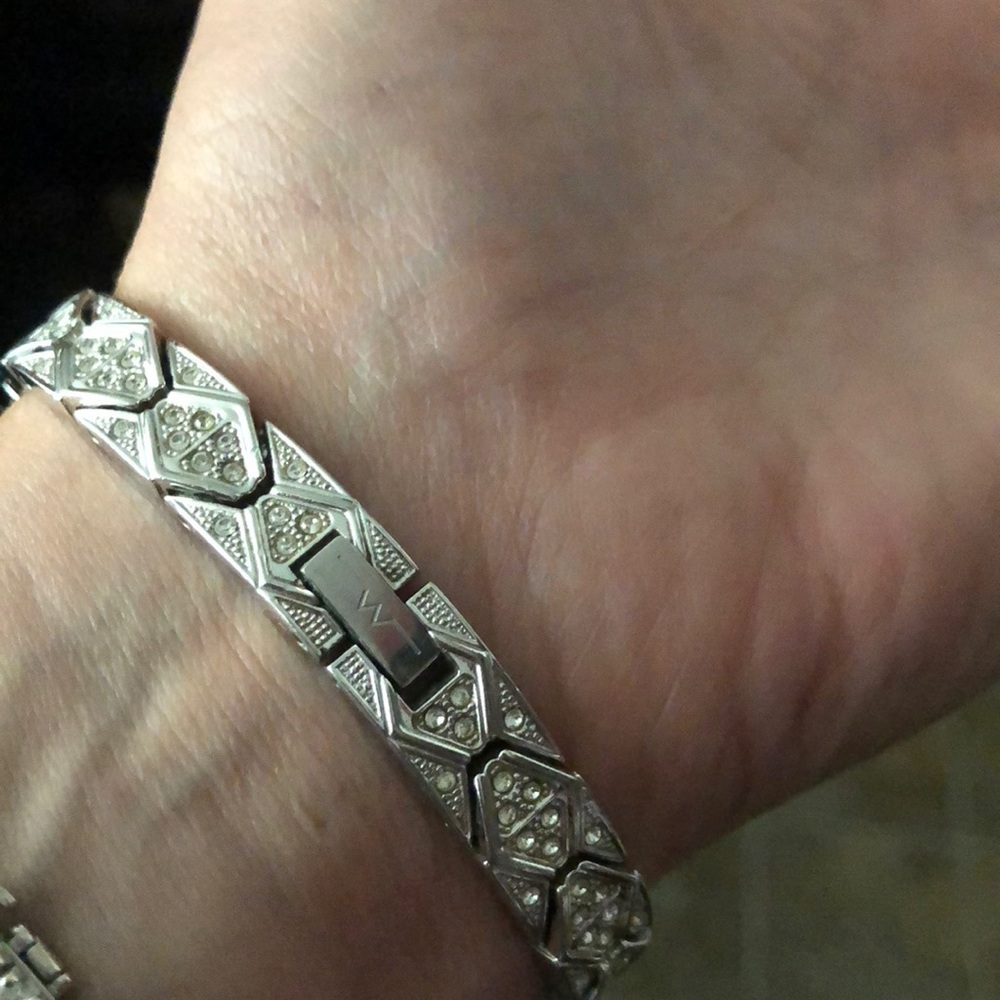 Wittnauer Woman’s Swarovski Crystal Watch 10L09 - Picture 3 of 5